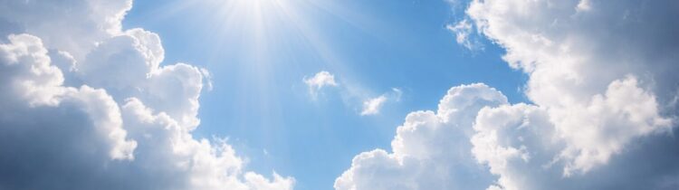 Cielos despejados con luz radiante